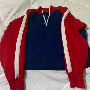 A girls full sleeves top/sweatshirt